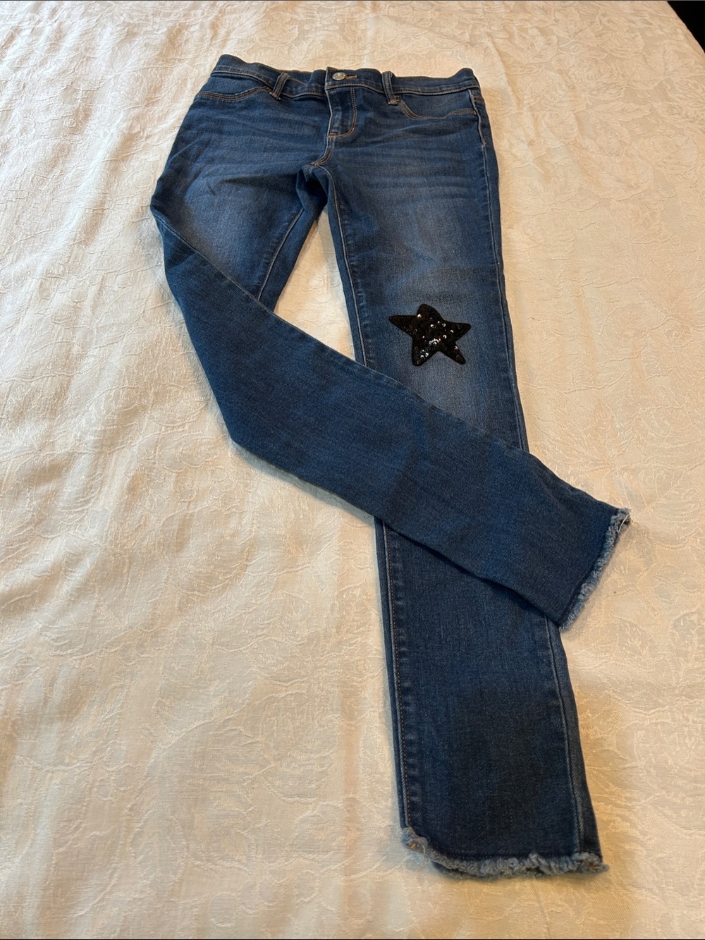 Old Navy Dark Blue Girl's Star Patch Skinny Jeans.  Inseam 27”